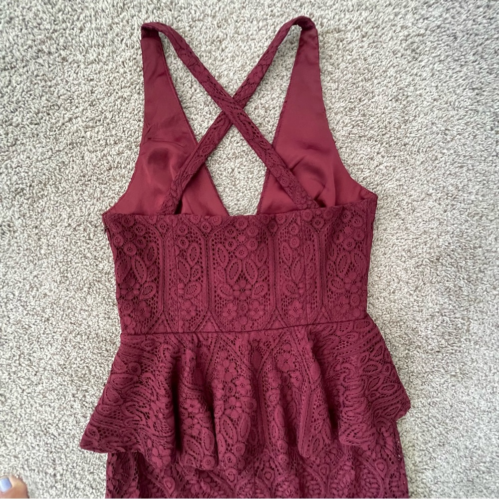 LIKE NEW Lulus Burgundy Deep V Plunge Crochet Wedding Party Dress Small S Lulu’s - Picture 6 of 11